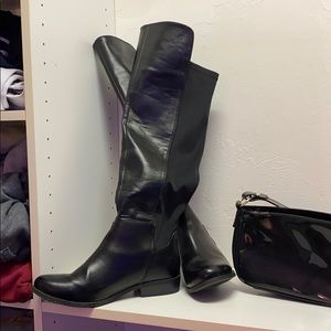 knee high black boots